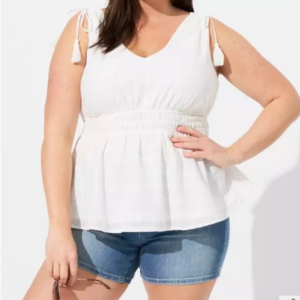Torrid Window Pane Sleeveless V-Neck Tank Top White Size 2X Casual Babydoll